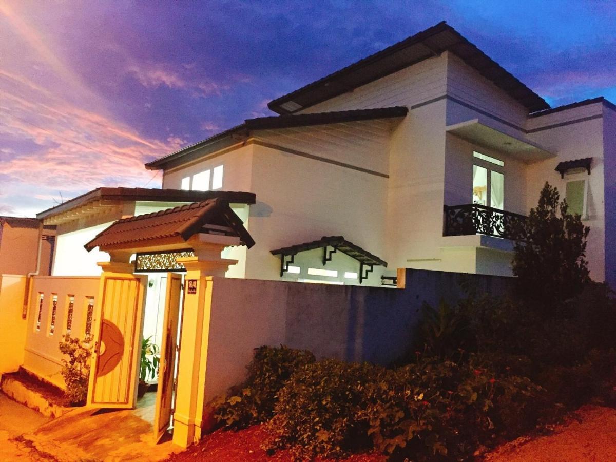 Don Ganh Homestay バンメトート エクステリア 写真